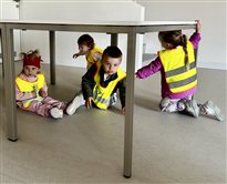Návšteva seniorov a detí z jaslí v kultúrnom centre